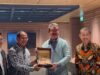 Tindaklanjuti Kerjasama KUB Bank Maluku - Bank DKI, Hendrik Lewerissa Hadiri Shareholder Agreement IMG-20250426-WA0013